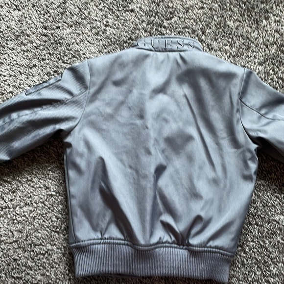 Guess - Picture 6 of 6